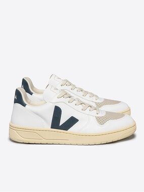 Veja 39 US 8 Vegan Sneakers Navy White Casual Designer Preppy Minimalist Neutral